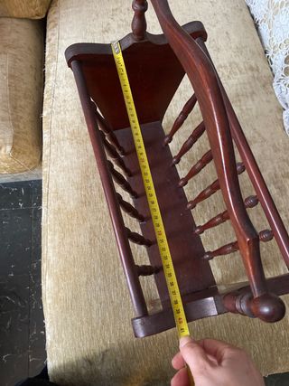 Revistero antiguo de madera