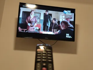 television, soporte paret y soporte mesa