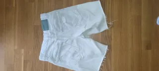 Bershka Pantalón Corto Vaquero Roto