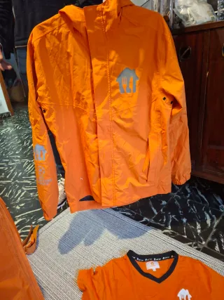 Pack Just Eat: Chaqueta, Camiseta y Casco