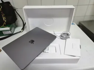 MacBook Air 15" M3 2024