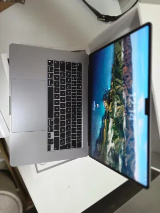 MacBook Air 15" M3 2024