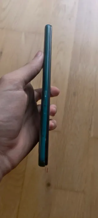 Xiaomi Redmi Note 9 con defectos mínimos
