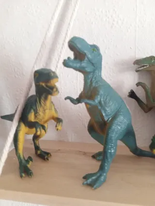 Dinosaurios juguetes