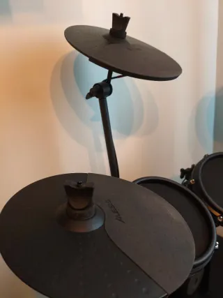 Batería Electrónica Alesis Completa