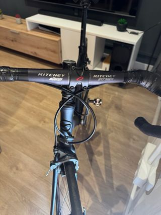 Bicicleta de carretera negra Giant talla 54