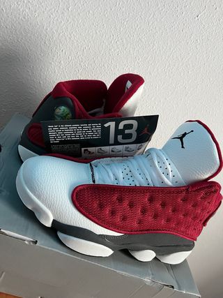 Jordan 13 Rojo y Blanco