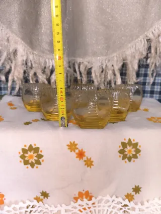 Juego de 6 vasos de licor amarillos