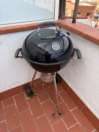 Barbacoa Negra con Termómetro