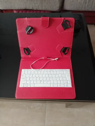 Funda Tablet Roja con Teclado Dellverkit