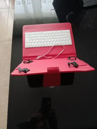 Funda Tablet Roja con Teclado Dellverkit