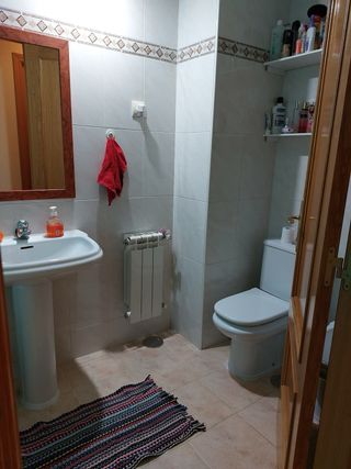 Alquilo habitación con baño 480€/mes.350 de fianza