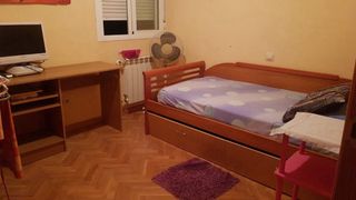 Alquilo habitación con baño 480€/mes.350 de fianza