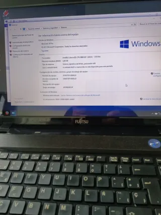 Portátil Fujitsu Negro