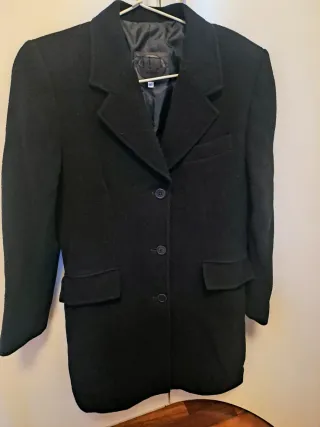 Abrigo negro talla L