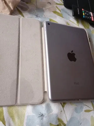 iPad Mini 4 16GB Negro + Funda Beige