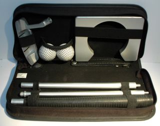 kit de putting de golf portátil o de escritorio.