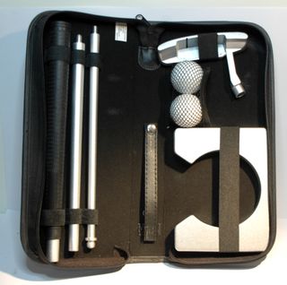 kit de putting de golf portátil o de escritorio.