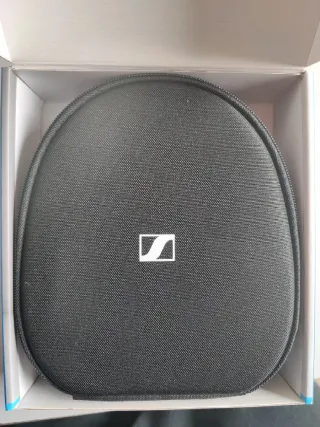 Auriculares Noise Cancelling Sennheiser Accentum P