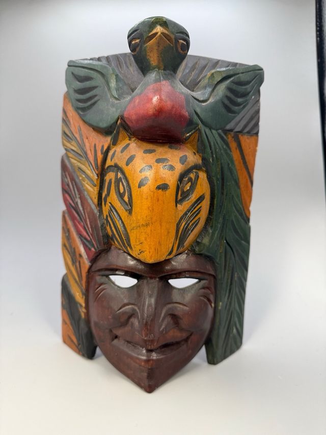 Máscara tribal madera tallada por indigenas