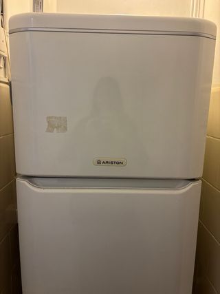 Nevera Ariston con congelador