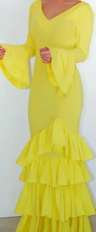Traje de flamenca volantes marrón