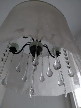 Lámpara de jade con lágrimas de cristal