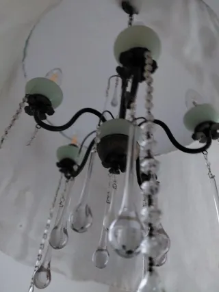 Lámpara de jade con lágrimas de cristal