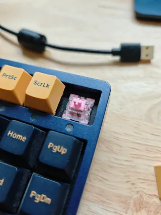 Teclado Mecánico Akko 3087 Azul Marino/Amarillo