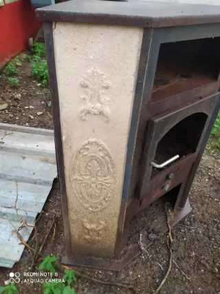 Chimenea rústica cerámica y metal