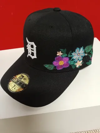 Gorra New Era 59Fifty Negra Flores Talla 7.1/4