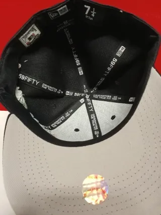 Gorra New Era 59Fifty Negra Flores Talla 7.1/4