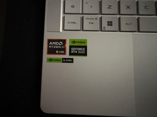 ASUS ROG Zephyrus G14 OLED 5070TI 32GB RAM 1TB