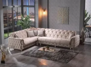 Sofá Esquinero Beige con Patas Doradas