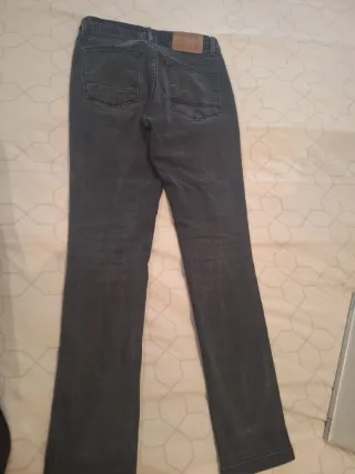 Pantalón vaquero hombre gris