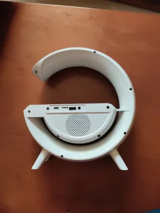Altavoz LED con Cargador Inalámbrico BT-3401