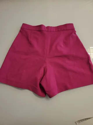 Pantaloncini donna fucsia bottoni dorati
