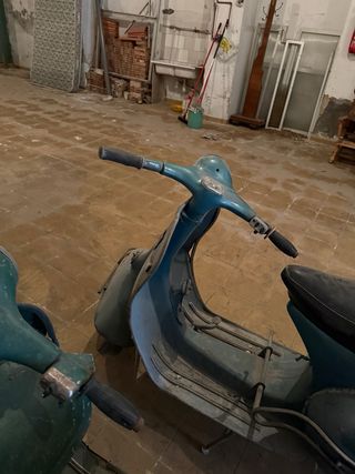 Vespas para restaurar Con papeles