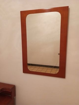 Cómoda, Mesitas y Espejo