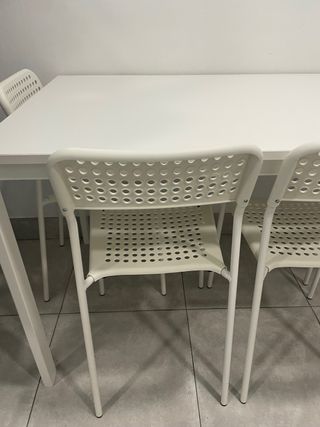 Mesa IKEA EKET con 4 Sillas