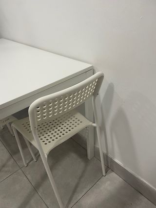 Mesa IKEA EKET con 4 Sillas