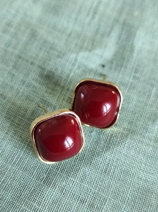 Orecchini quadrati oro e borgogna