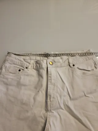Pantaloncini bianchi donna