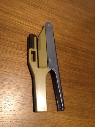 Perforatrice schede maglieria