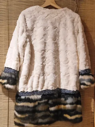 Abrigo piel sintética animal print