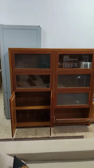 Mueble de salón madera y cristal