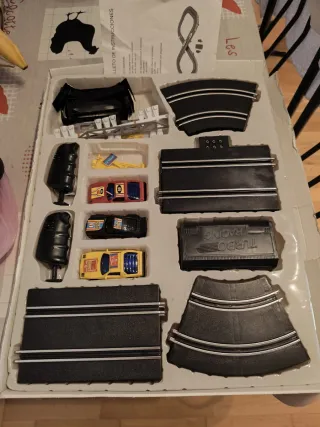 Escalextric con coches y mandos