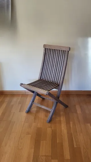 Silla de madera plegable exterior