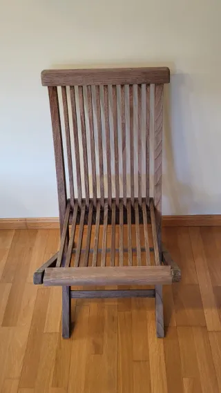Silla de madera plegable exterior