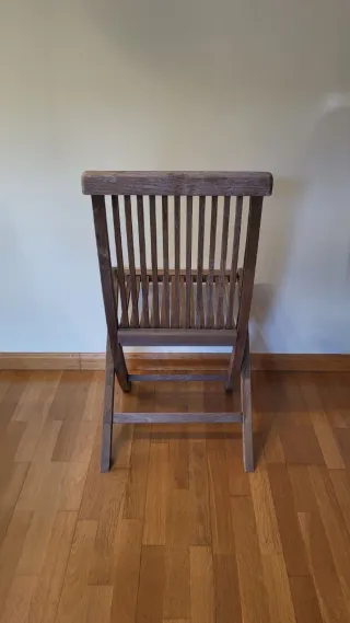 Silla de madera plegable exterior